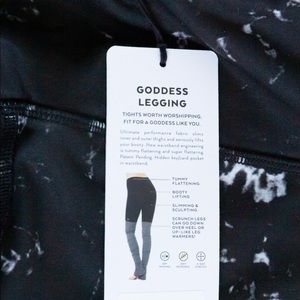 Alo Yoga Goddess Leggings